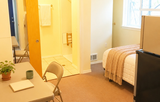Studio, 1 bath, 152 sqft, $750, Unit G-4