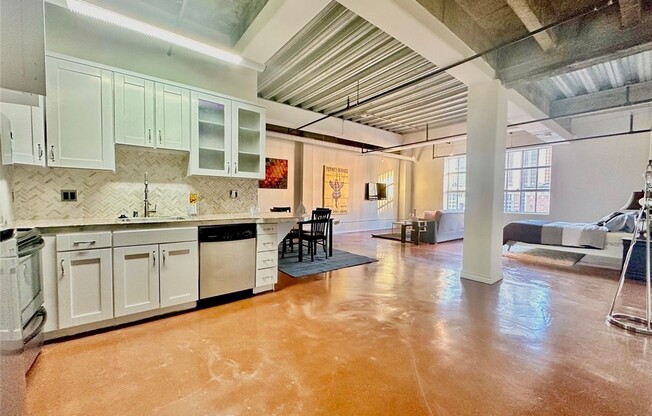 1 bed, 1 bath, 700 sqft, $2,000, Unit 1105