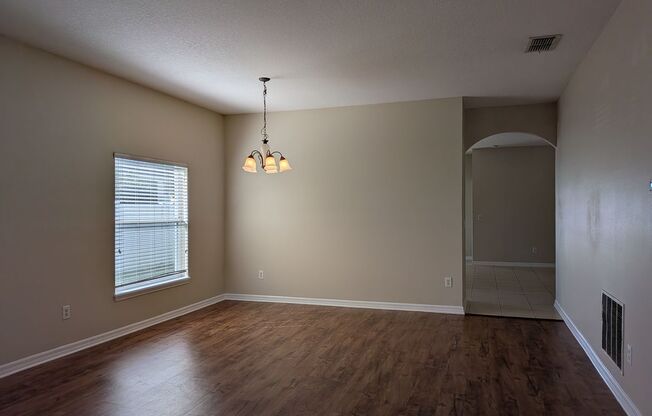 3 Bedroom, 2 Bathroom Home in Sanford!