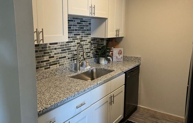 2 beds, 2 baths, 966 sqft, $1,100, Unit 2110