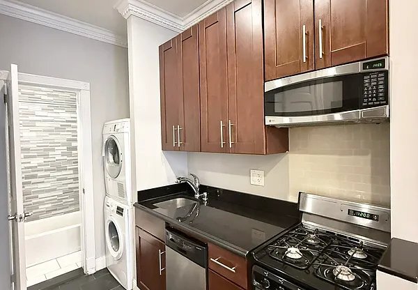 493 2nd Ave 2
