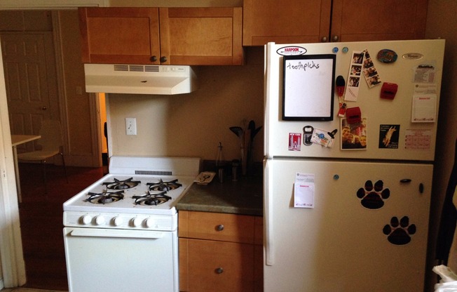 3 beds, 1 bath, $3,800, Unit 1