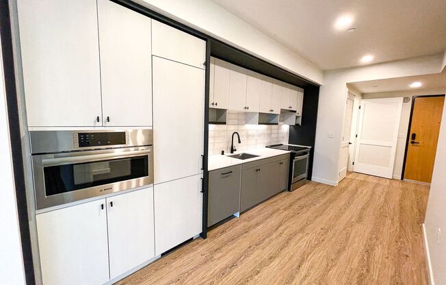 Studio, 1 bath, 600 sqft, $3,095, Unit 305 ADA