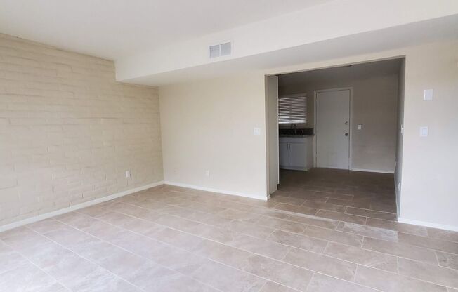 2 beds, 1 bath, $1,250, Unit WATER3427