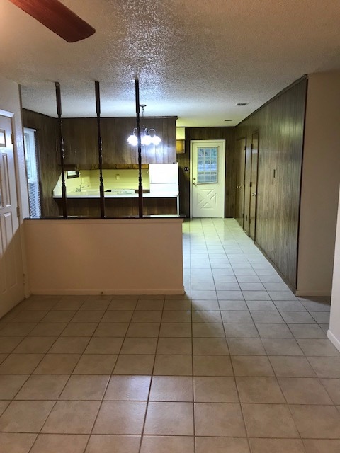 2 beds, 1 bath, $975