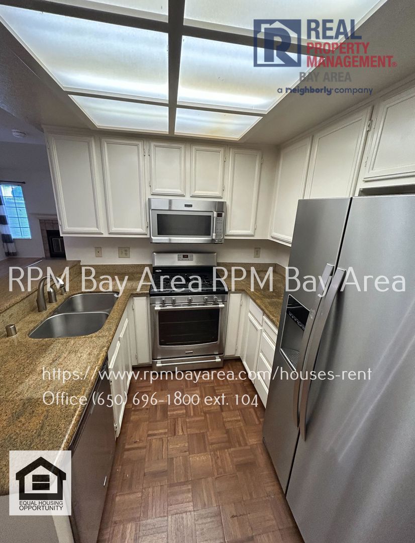 Bright and Airy 2BD 2.5 BTH Townhouse in Daly City