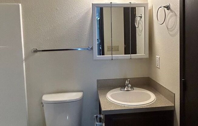 1 bed, 1 bath, 510 sqft, $1,125, Unit 3847 24th Pl NE