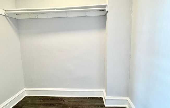 1 bed, 1 bath, 500 sqft, $925, Unit E-31