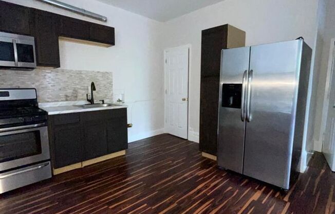 2 beds, 1 bath, $1,700