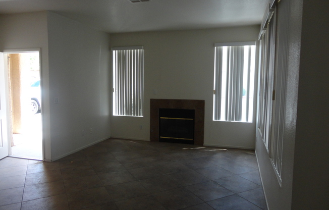 3 beds, 2 baths, $1,800, Unit # 4211