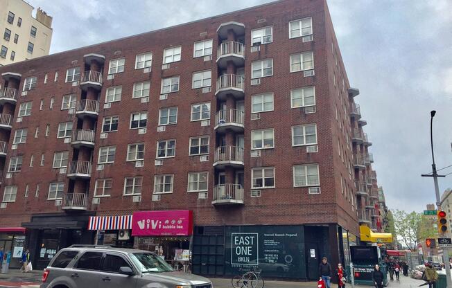 Studio, 1 bath, 460 sqft, $3,750