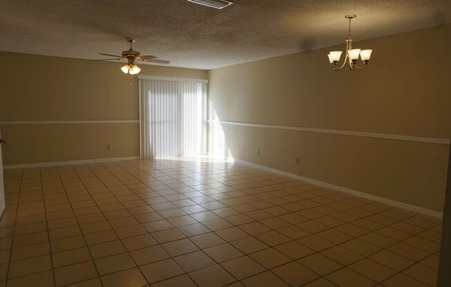 3 bedroom 2.5 Bathroom townhome with fenced back yard