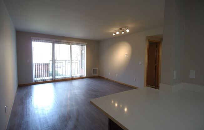 2 beds, 2 baths, 1,080 sqft, $1,850, Unit 800-108