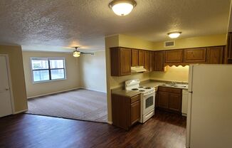 2 beds, 1 bath, $800, Unit 2315 Texas C-7