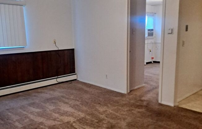 1 bed, 1 bath, 600 sqft, $695, Unit 24