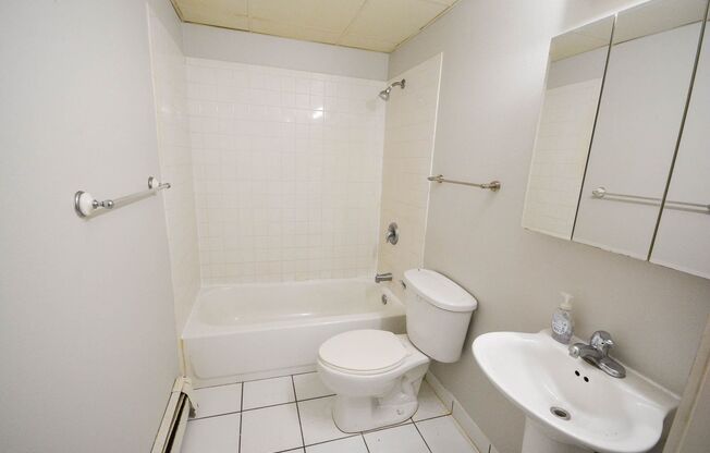 Studio, 1 bath, $700, Unit #5