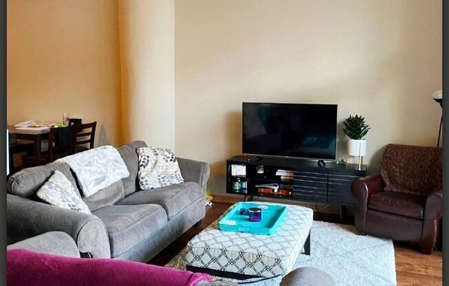 1 bed, 1 bath, 987 sqft, $1,975, Unit 111