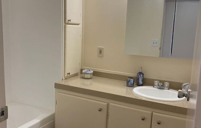 1 bed, 1 bath, 576 sqft, $2,395, Unit 31B