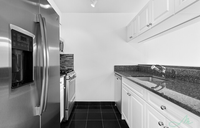 1 bed, 1 bath, $6,400, Unit 611