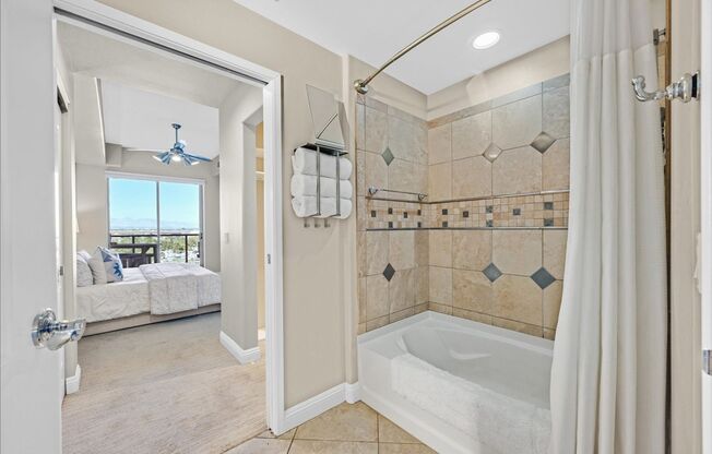 1 bed, 1 bath, $2,499