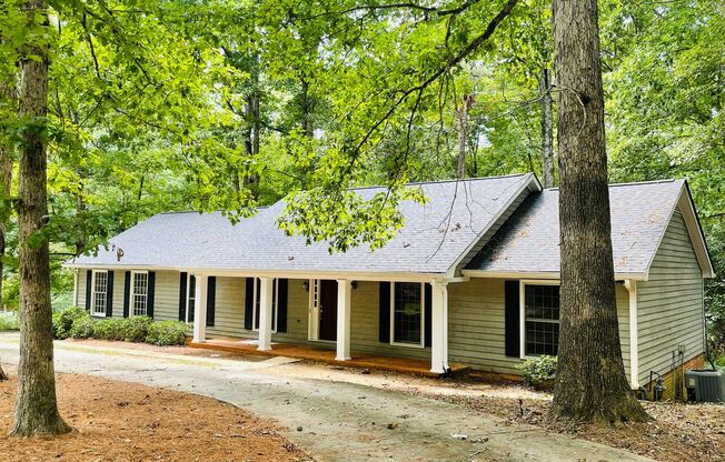 Prime Time Normal Town Living Home!