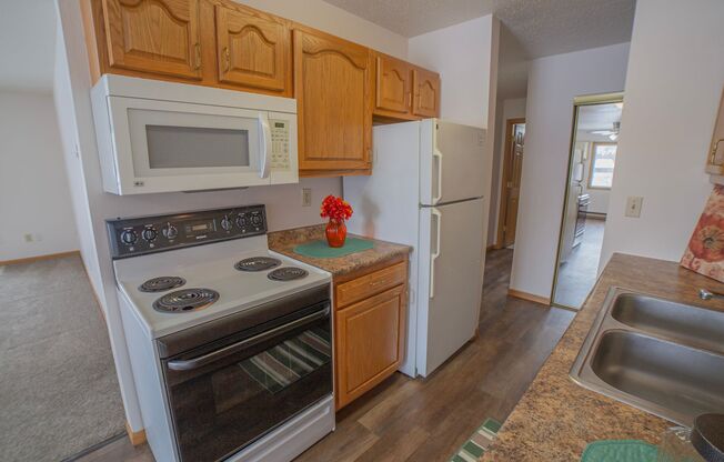 2 beds, 1 bath, 830 sqft, $780, Unit 2502-301