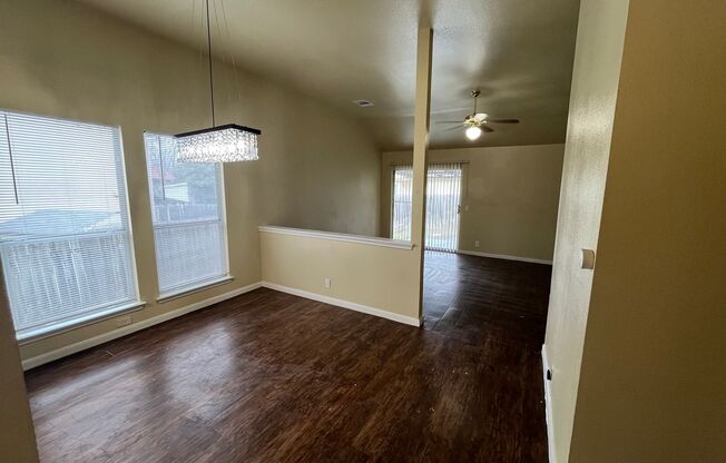 PRELEASING FOR FEBRUARY! 3 Bedroom 2 bath in the heart of North Austin