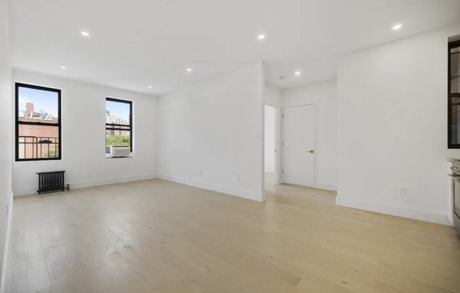 300 W 21 ST