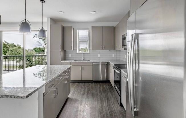 1310 Leander Dr
