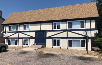 2 beds, 1 bath, 825 sqft, $1,045, Unit C