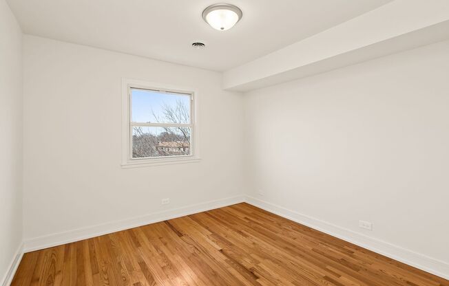 3 beds, 2 baths, $3,695, Unit 602