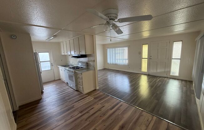 2 beds, 2 baths, 800 sqft, $2,999, Unit 10