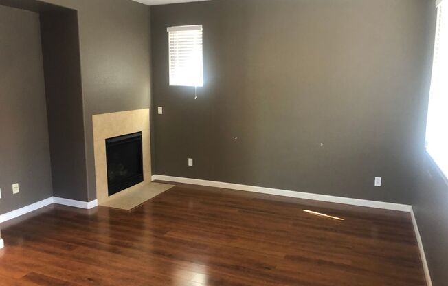 3 beds, 2 baths, $3,250