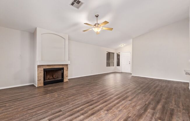 Gorgeous Gilbert home located on the Western Skies golf course!