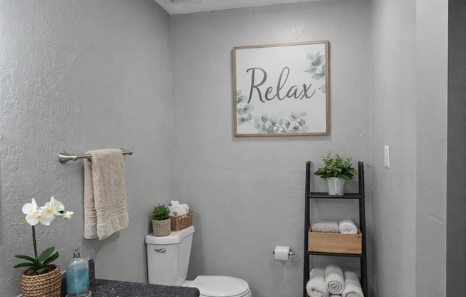 2 beds, 1.5 baths, 954 sqft, $989, Unit 206