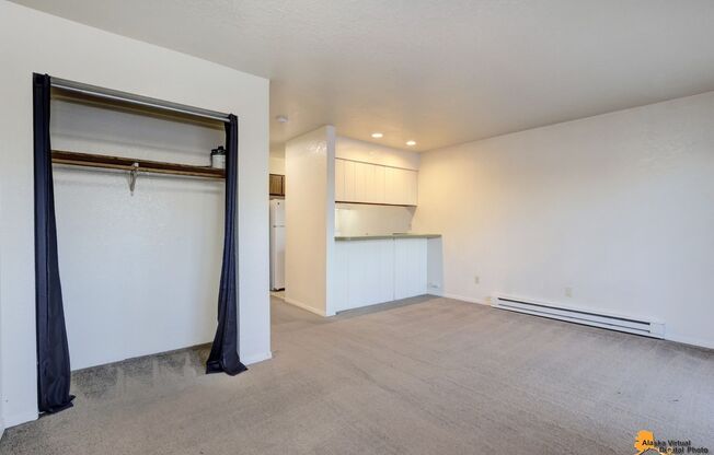 Studio, 1 bath, $995, Unit 211