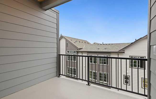 3 beds, 3.5 baths, $3,700, Unit 4