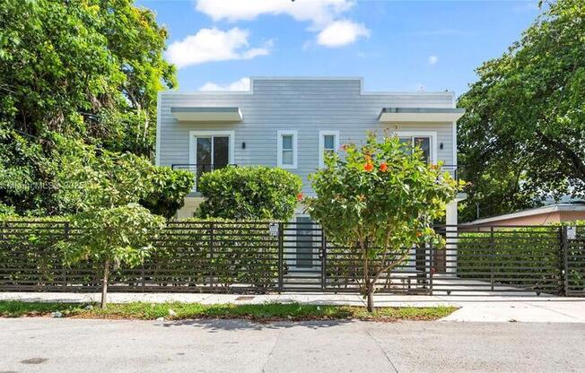 3823 THOMAS AVE