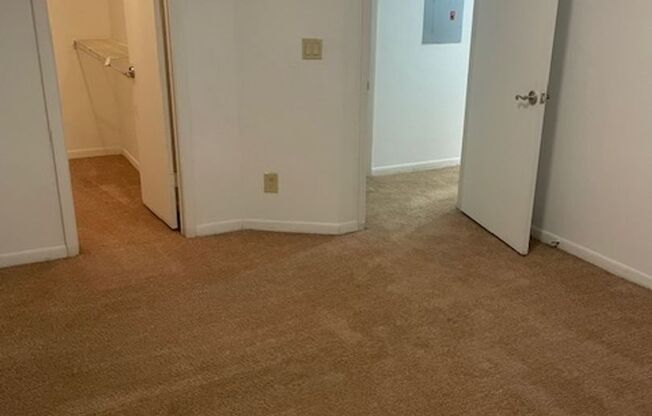 1 bed, 1 bath, 754 sqft, $1,350, Unit 1424