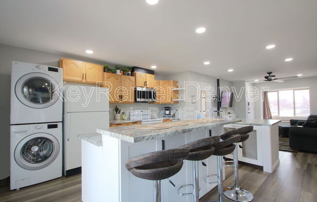 10609 W 48 AVE