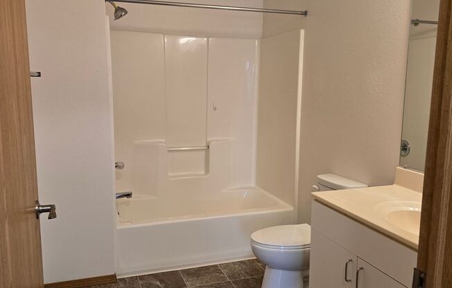 2 beds, 1 bath, 850 sqft, $1,259, Unit PL   7506