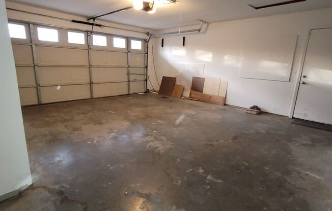 3 beds, 1.5 baths, 1,253 sqft, $1,550, Unit 2105 South Ash Ave