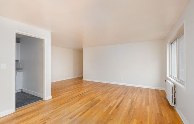 1 bed, 1 bath, 800 sqft, $2,195, Unit Hamrick 303