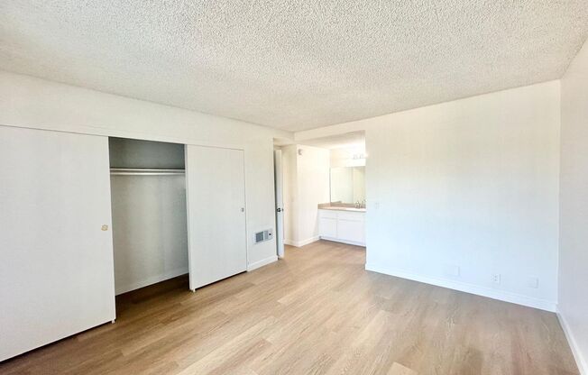 2 beds, 2 baths, 930 sqft, $2,500, Unit 22