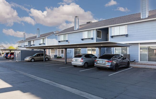 2nd floor unit in gated community with pool/spa/tennis