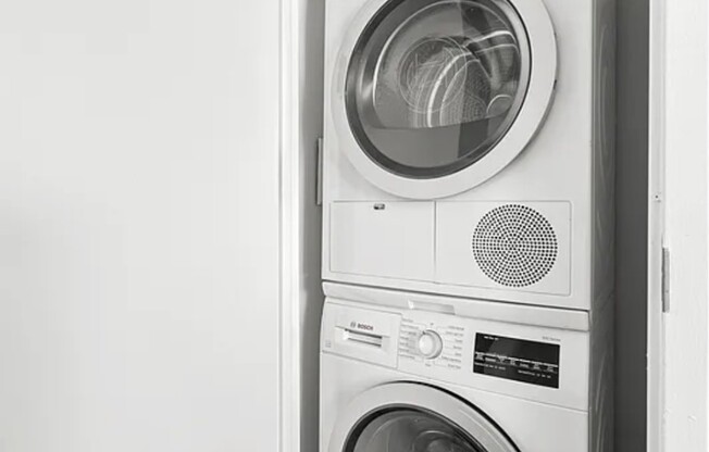 Studio, 1 bath, $3,714, Unit 25M