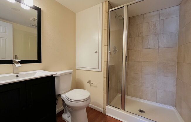 2 beds, 2 baths, 872 sqft, $1,175, Unit 06-D