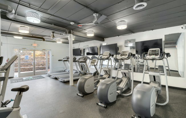 Modern Fitness Center | Apartments For Rent in Mount Prospect Illinois | The Element
