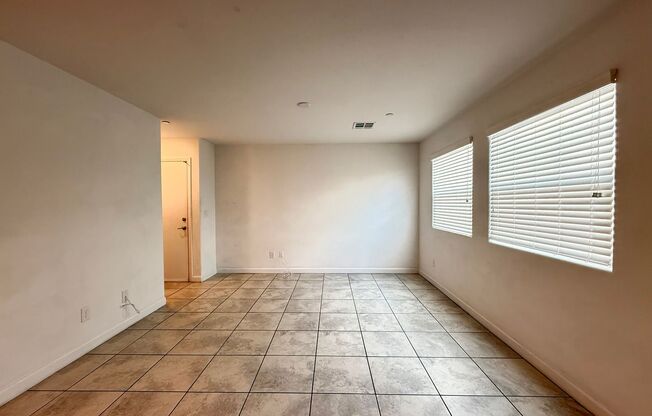 3 BED 2.5 BATH 2 CAR GARAGE TOWNHOUSE w/ LOFT in CADENCE FOR RENT!