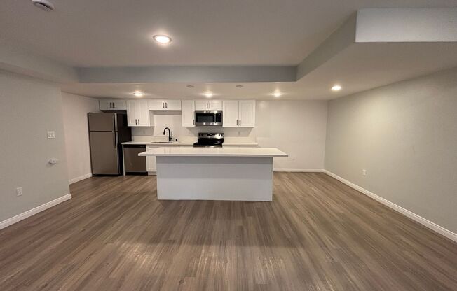 1 bed, 1 bath, 695 sqft, $2,498, Unit 221